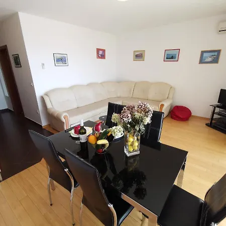 Apartman In 13938